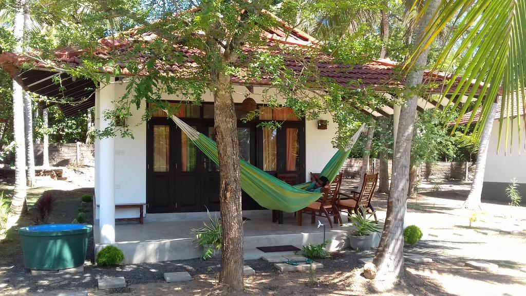 Chillenjoy Cabanas & Restaurant Tangalle Exterior foto