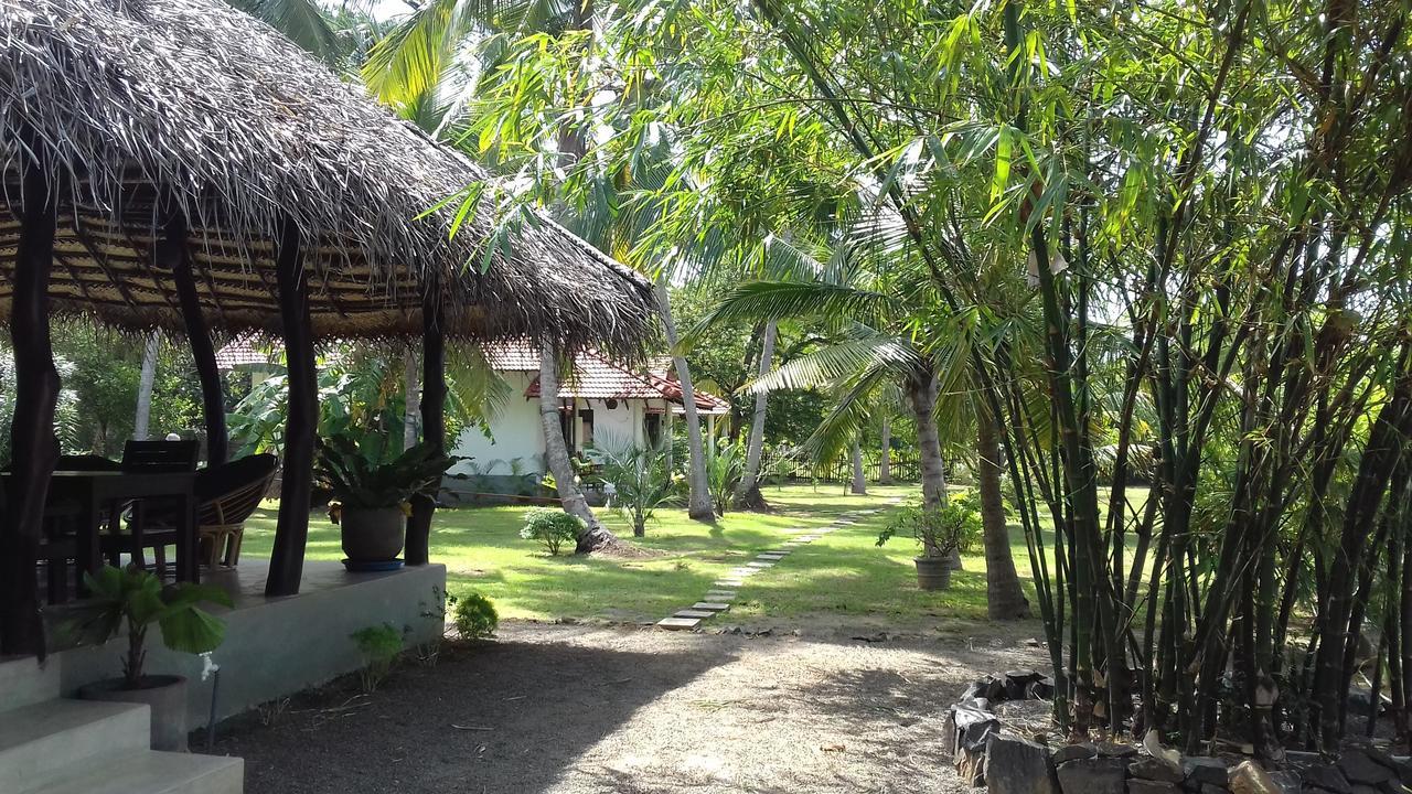 Chillenjoy Cabanas & Restaurant Tangalle Exterior foto