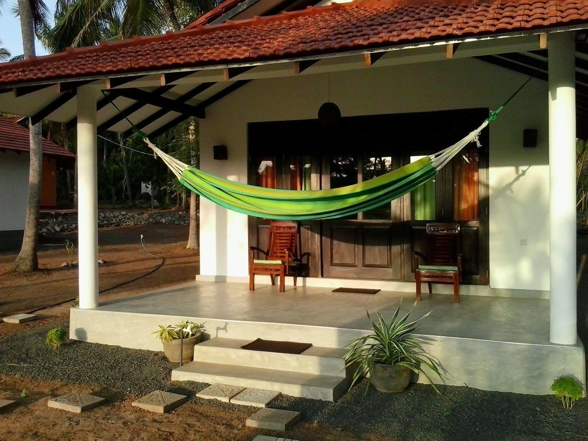 Chillenjoy Cabanas & Restaurant Hotel Tangalle Exterior foto