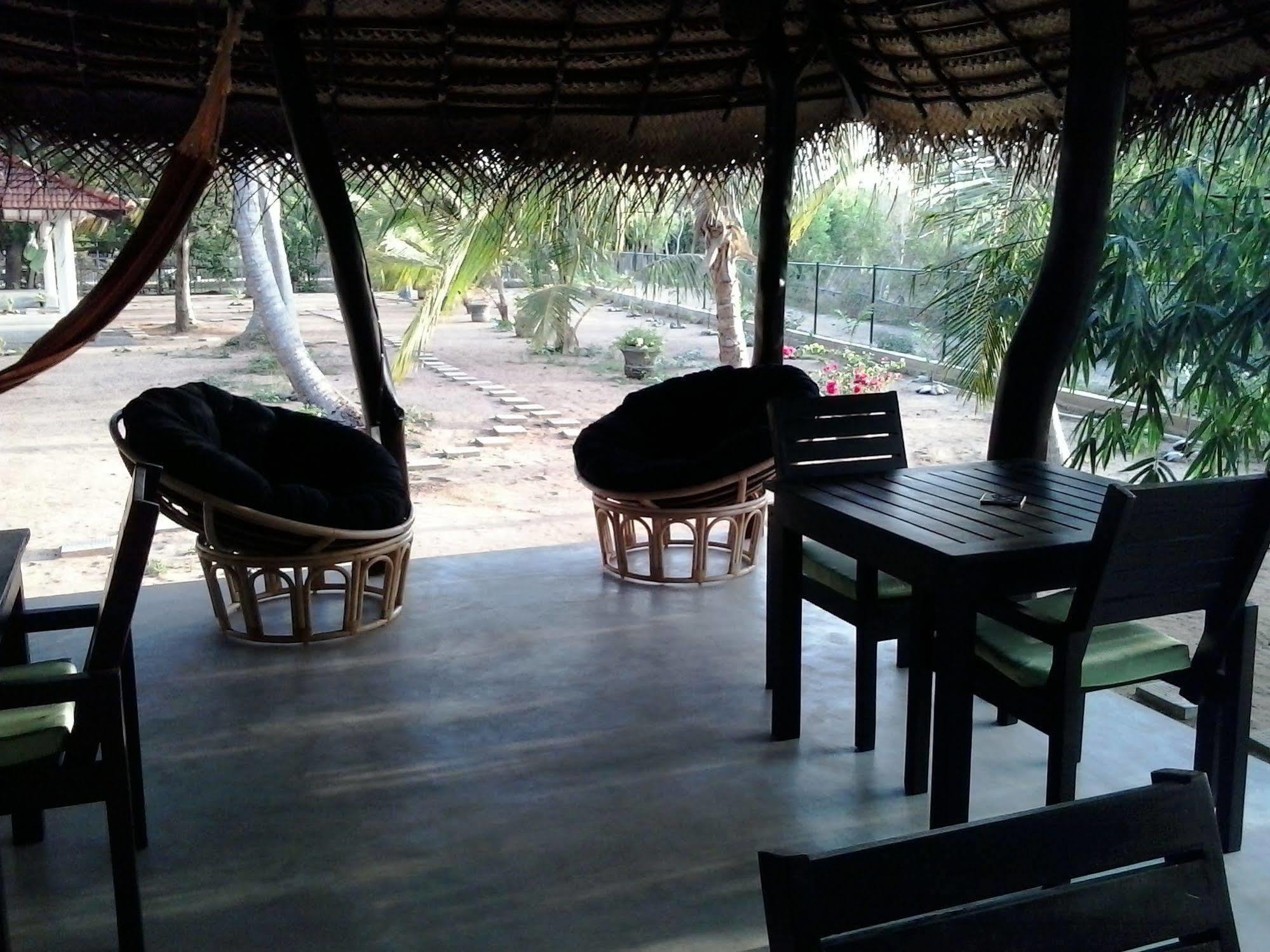 Chillenjoy Cabanas & Restaurant Hotel Tangalle Exterior foto