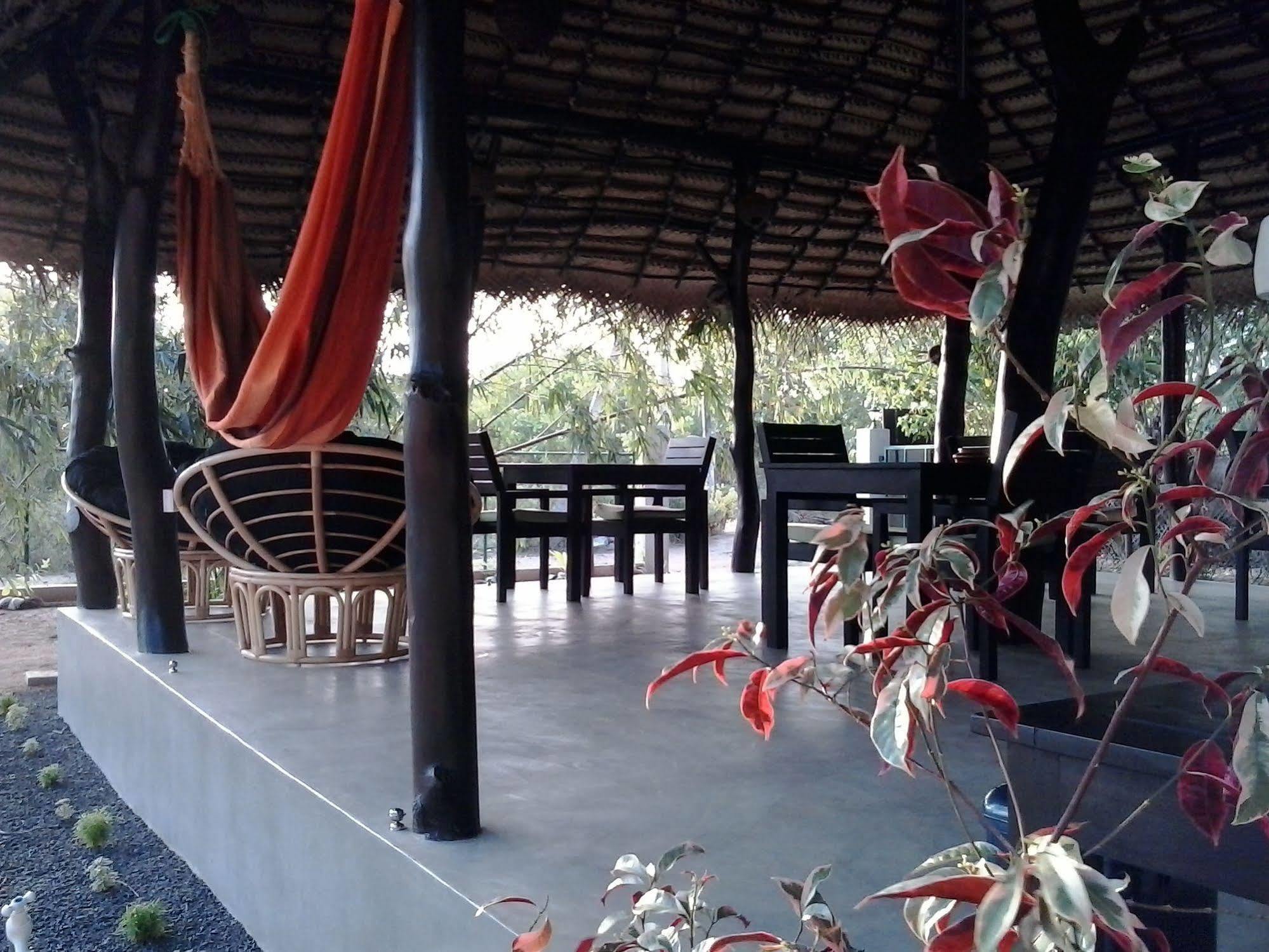 Chillenjoy Cabanas & Restaurant Tangalle Exterior foto
