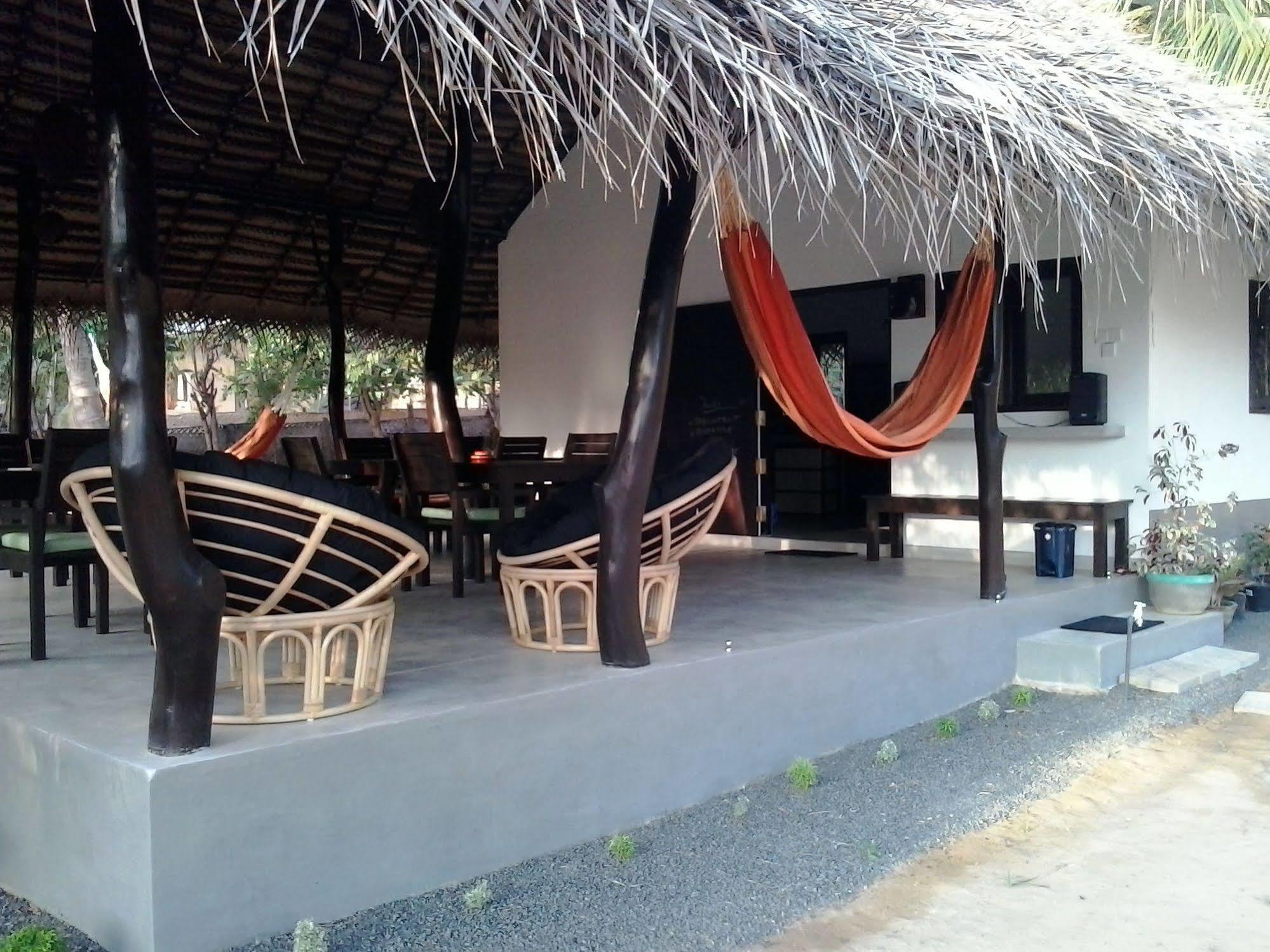 Chillenjoy Cabanas & Restaurant Tangalle Exterior foto